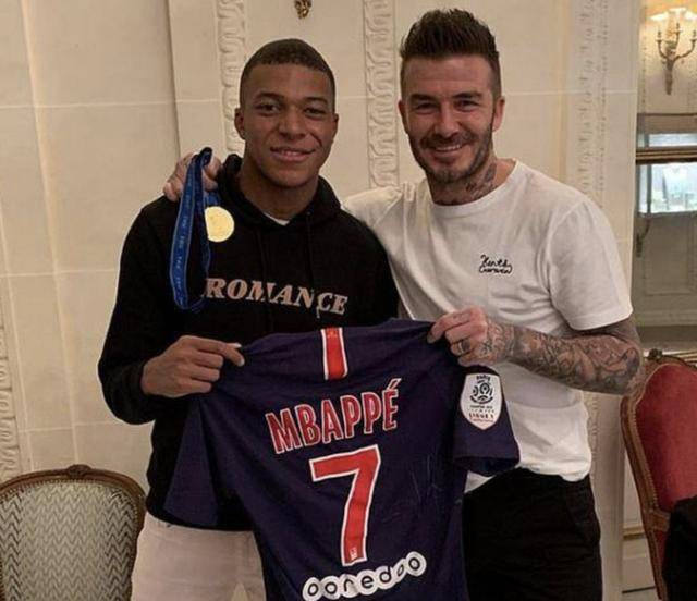 利物浦2-2热刺欧冠小组赛焦点战（欧冠小组赛重头戏：利物浦与热刺2-2战平）