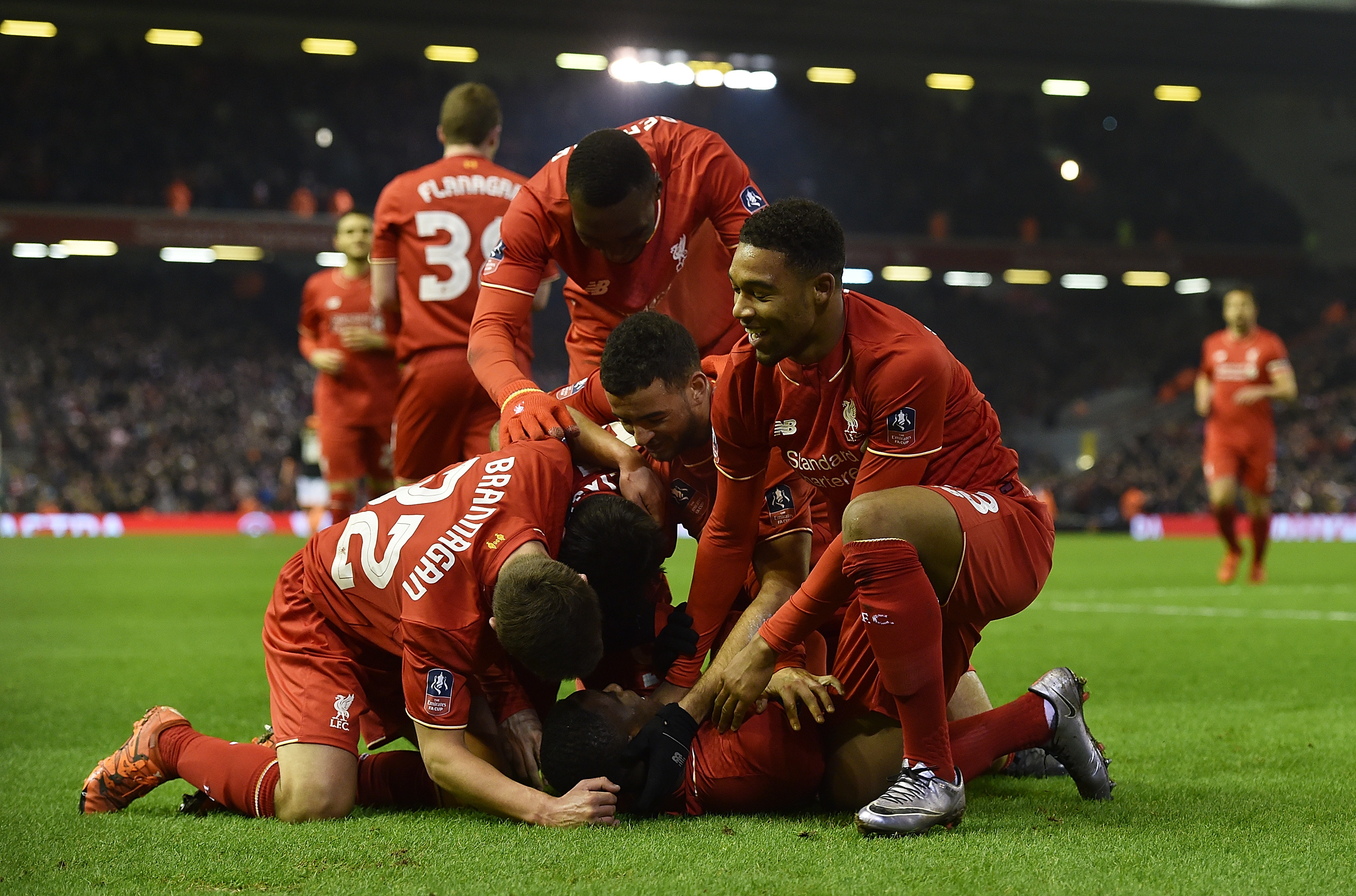 博主：巴乙后腰卡约正式签约西南地区的某地级市中超俱乐部（据博主透露：巴乙后腰卡约已与西南某地级市中超俱乐部完成签约）