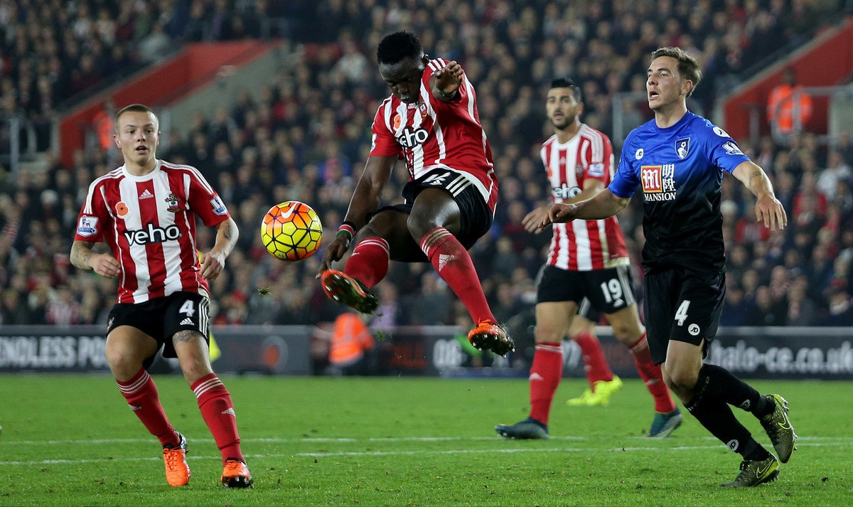 广岛三箭官方：主帅斯基伯将在赛季结束后离任（广岛三箭官宣：主教练斯基伯将于赛季末卸任）