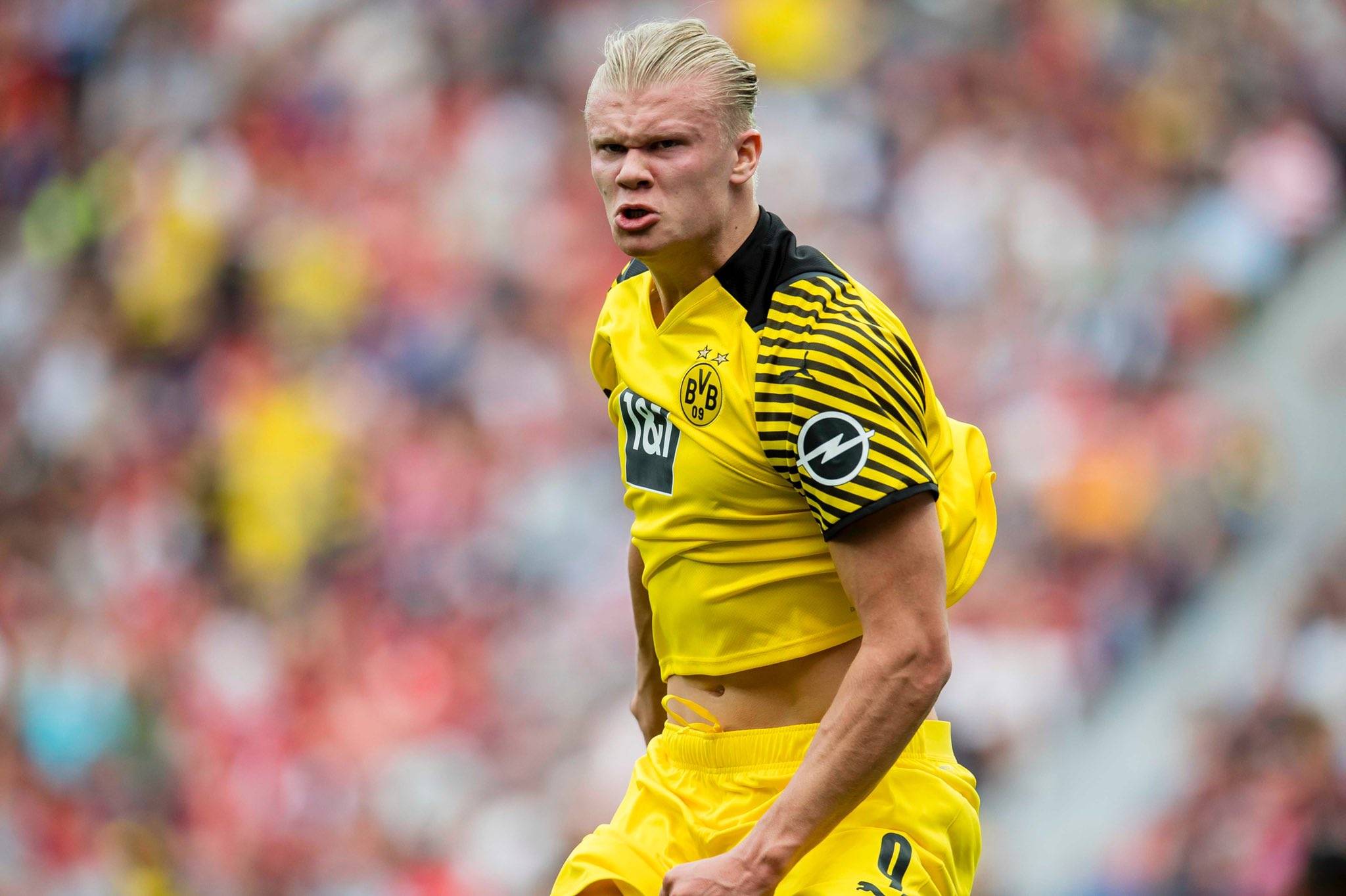 欧冠赛场精彩瞬间：皇马2-1取胜,（欧冠高光时刻：皇马2-1力克对手）