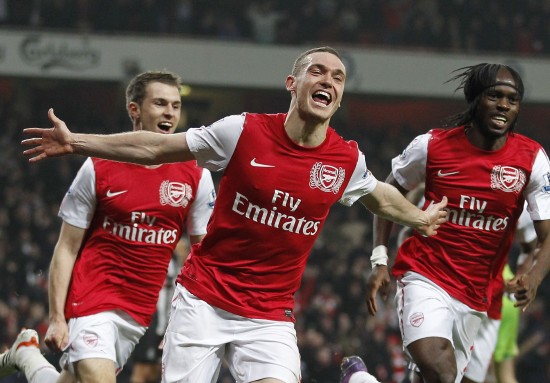 2025中足联颁奖礼：辽宁铁人主帅李金羽当选中甲最佳教练（2025中足联年度颁奖：辽宁铁人主帅李金羽荣膺中甲最佳教练）