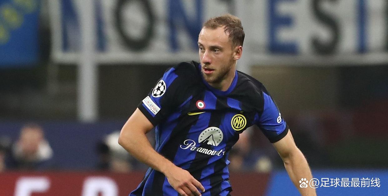 吉鲁帽子戏法助阿森纳3-0胜奥林匹亚科斯晋级欧冠16强