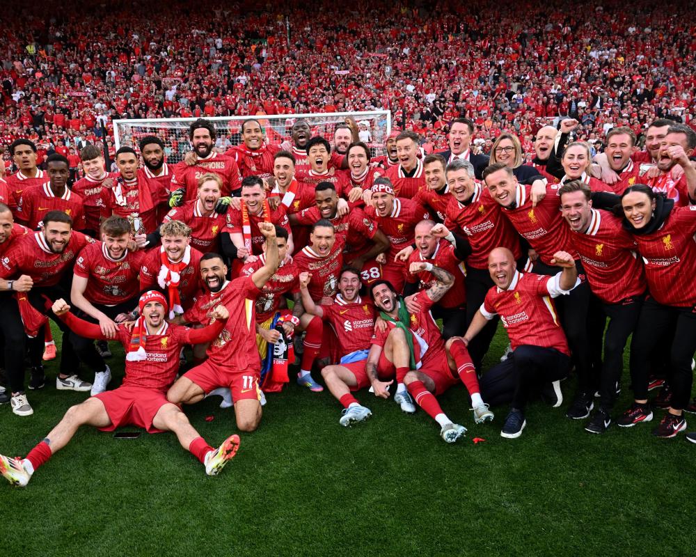 意甲爆笑剧场：绿黑小旋风VS紫百合魔法团，今晚谁家厨房不冒烟？（意甲欢乐夜：绿黑旋风战紫百合魔阵，今夜哪家锅先开？）