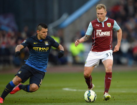 曼联客场4-1胜狼队，B费2射1传，取得3轮不败，积分追平切尔西，排名升至第六。